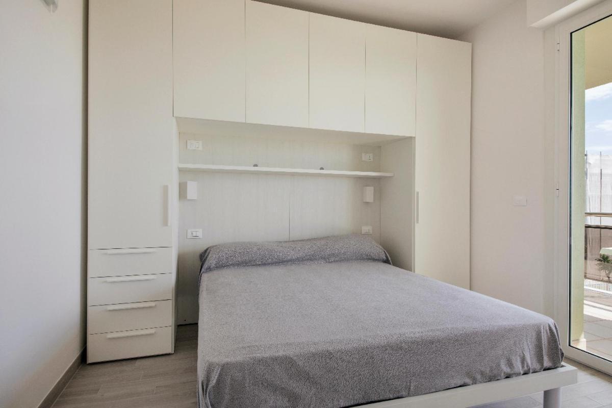 Residence Brezza Di Mare San Benedetto del Tronto Bagian luar foto