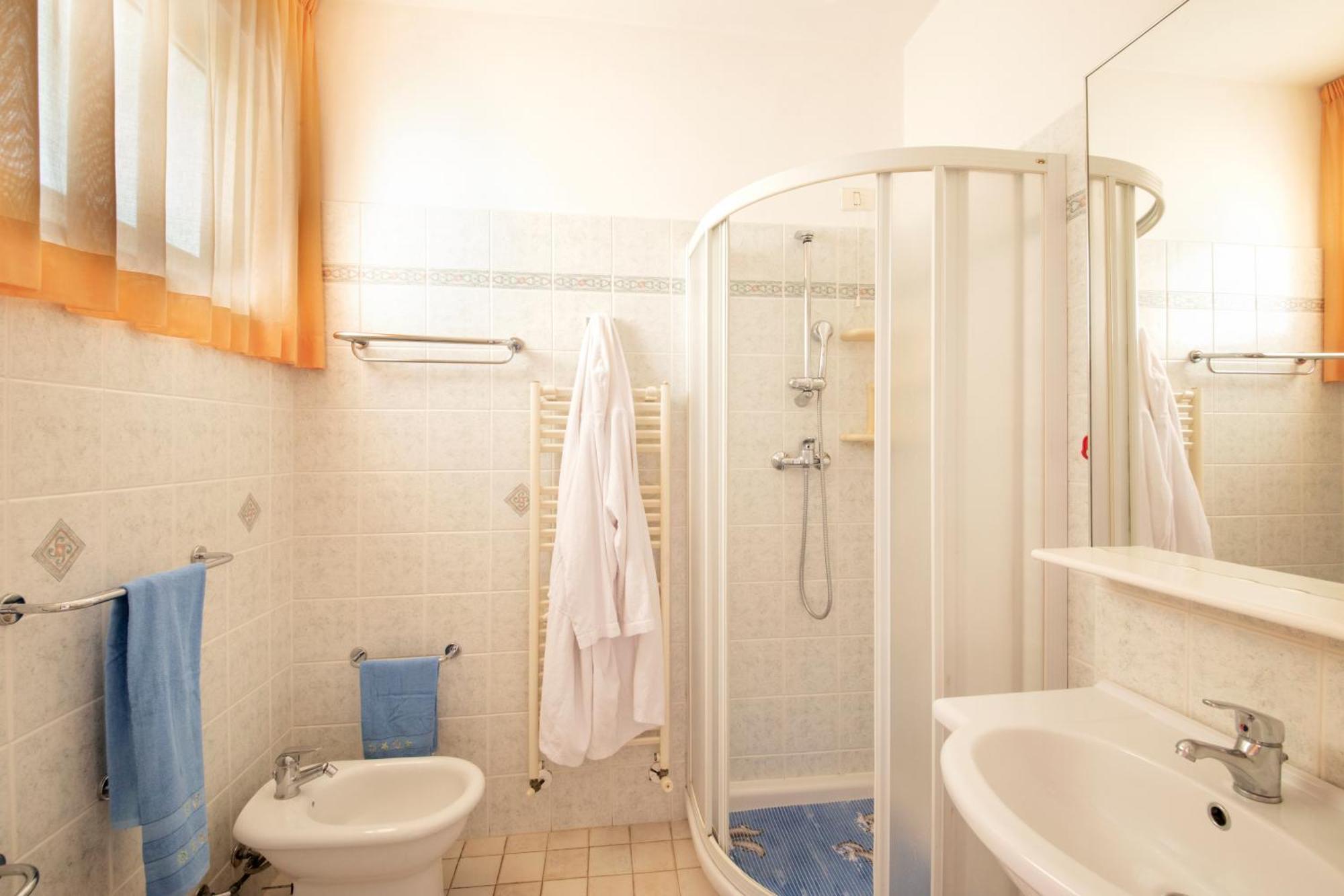 Residence Brezza Di Mare San Benedetto del Tronto Bagian luar foto