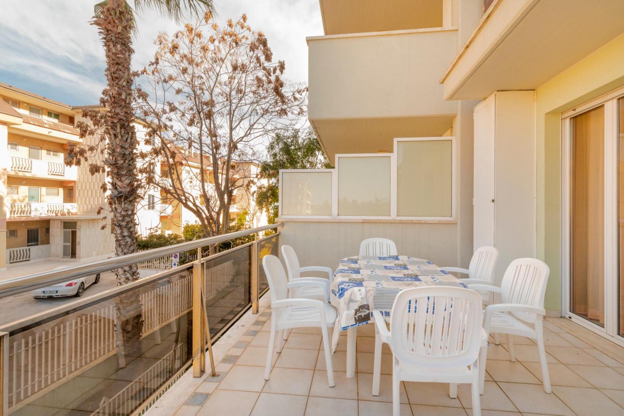 Residence Brezza Di Mare San Benedetto del Tronto Bagian luar foto