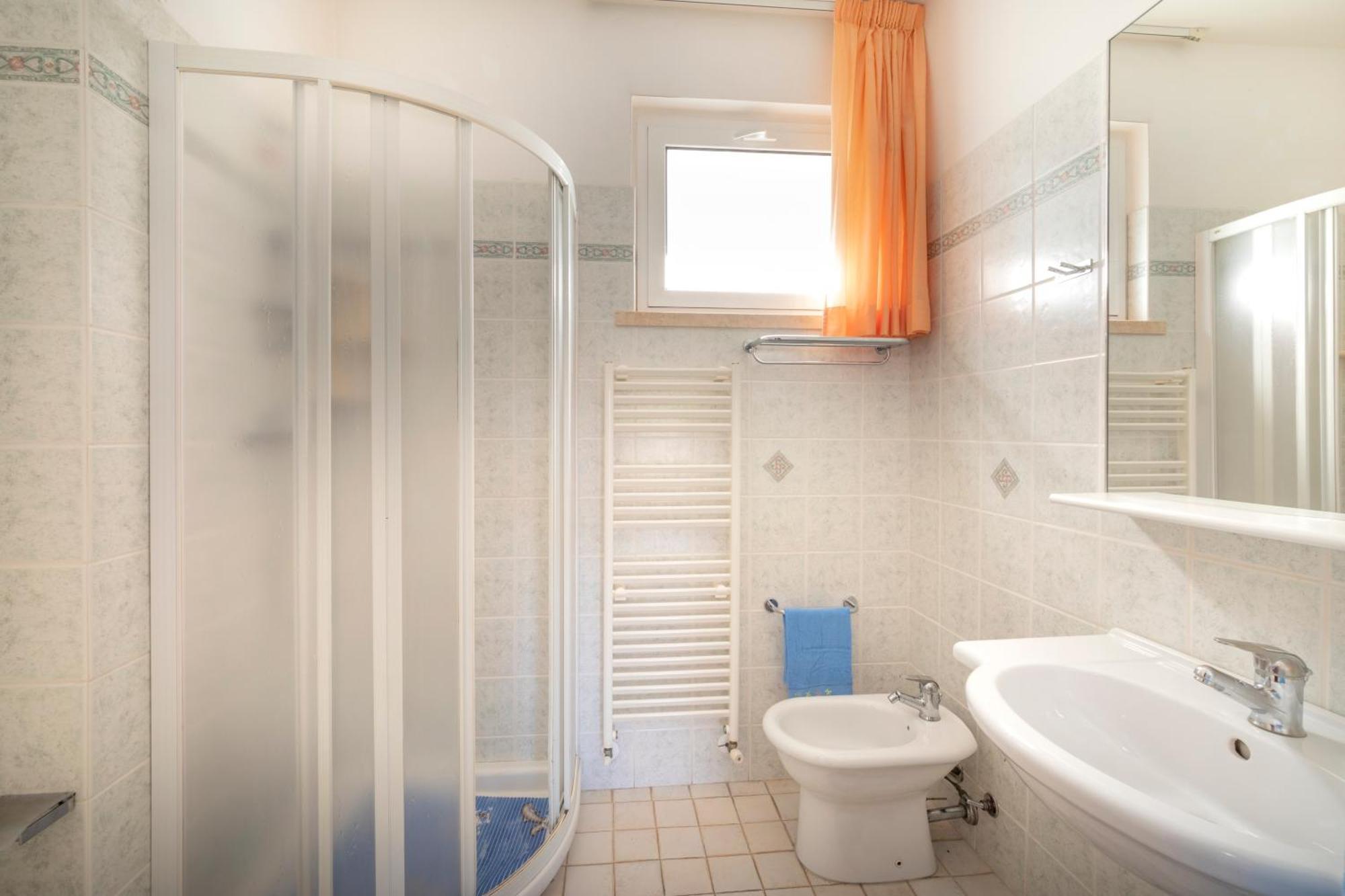 Residence Brezza Di Mare San Benedetto del Tronto Bagian luar foto