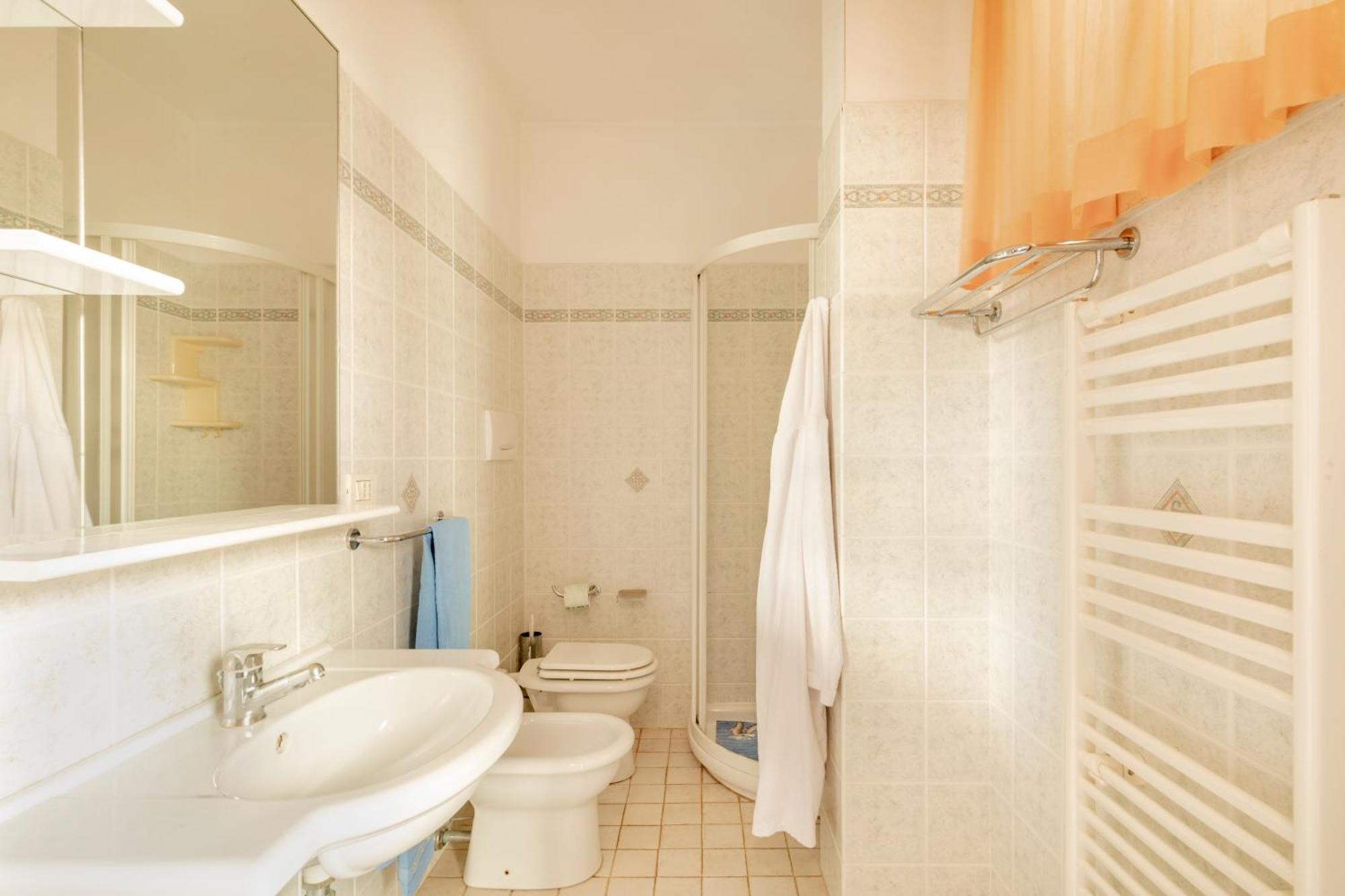 Residence Brezza Di Mare San Benedetto del Tronto Bagian luar foto