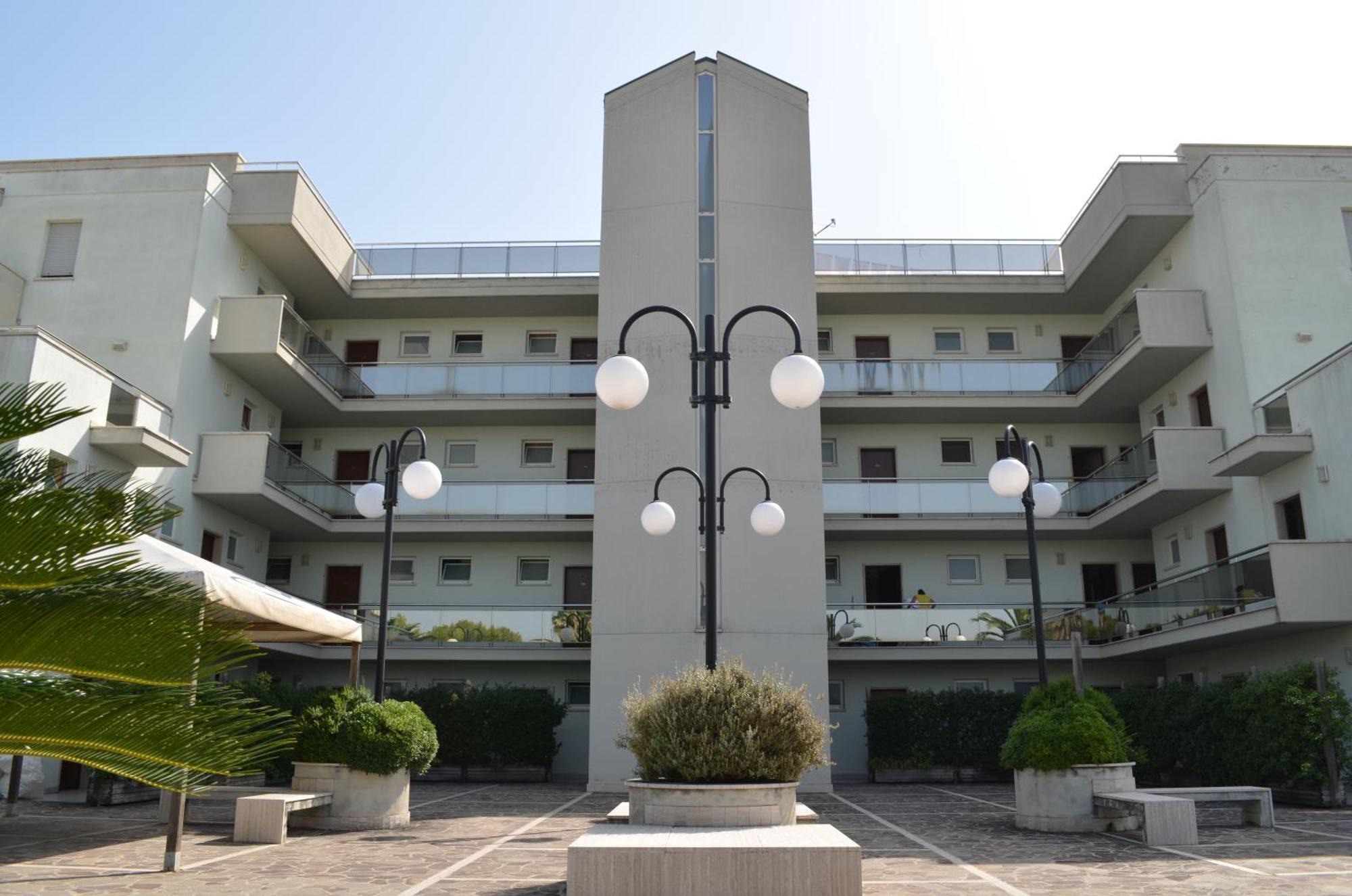 Residence Brezza Di Mare San Benedetto del Tronto Bagian luar foto